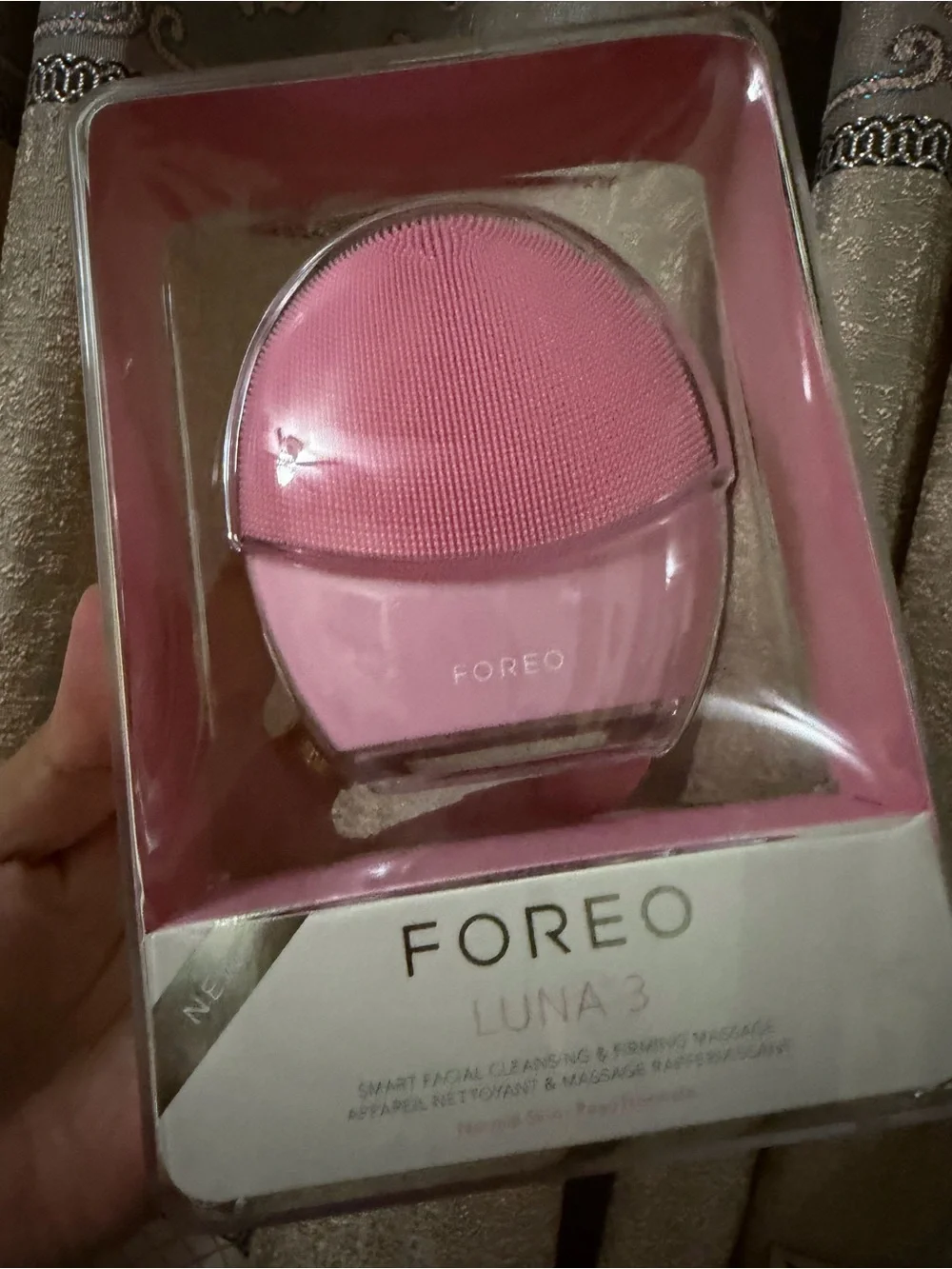 FOREO LUNA 3 Silicone Facial Cleansing Device - Pink